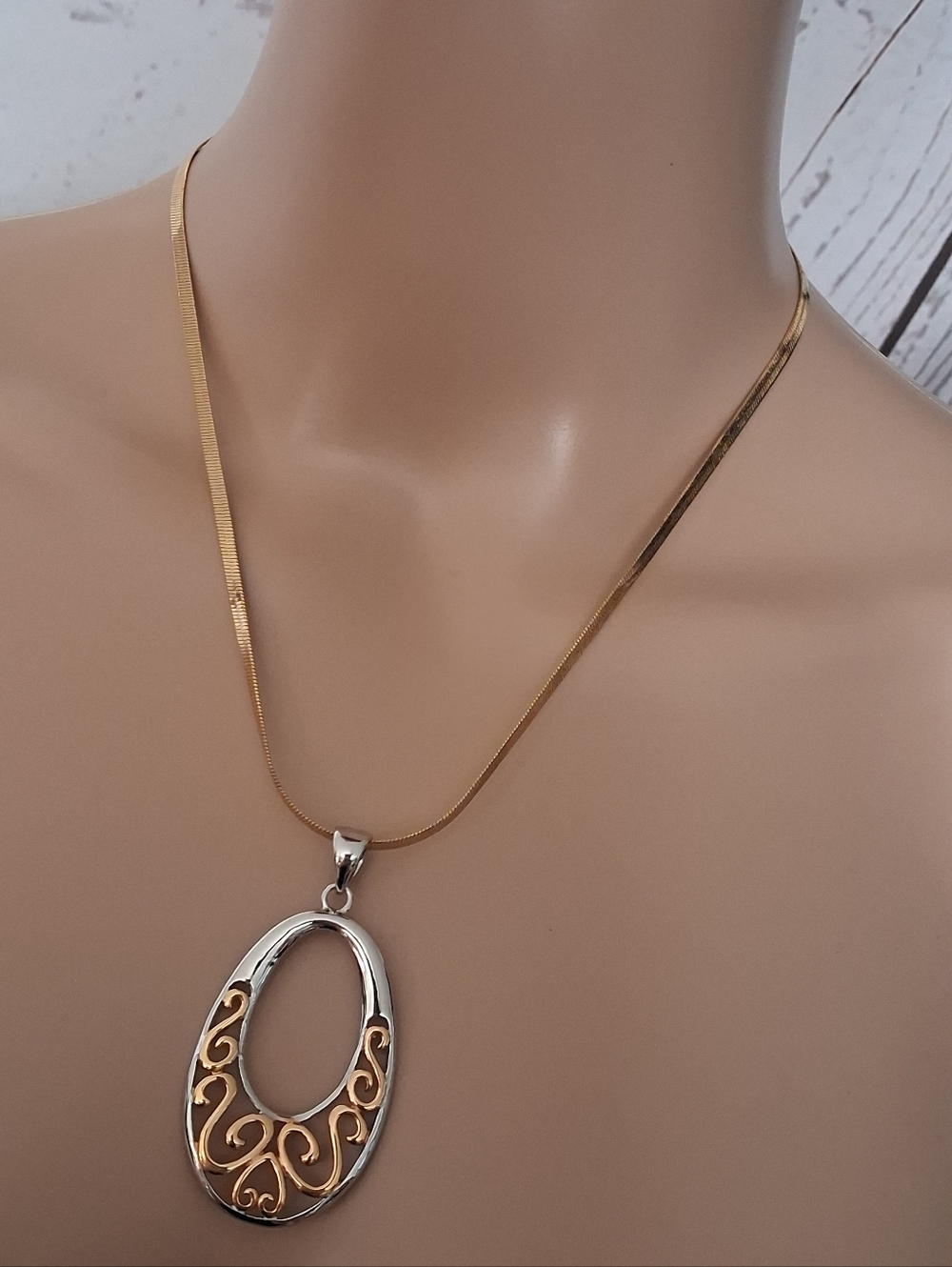 Lia Sophia Elegant Two-Tone Oval Filigree Pendant Necklace - Gold & Silver